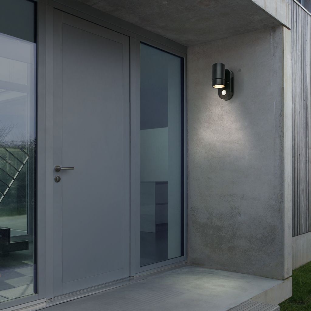 Briloner LED Wandlampe, Bewegungsmelder, Spritzwasser und Staubschutz