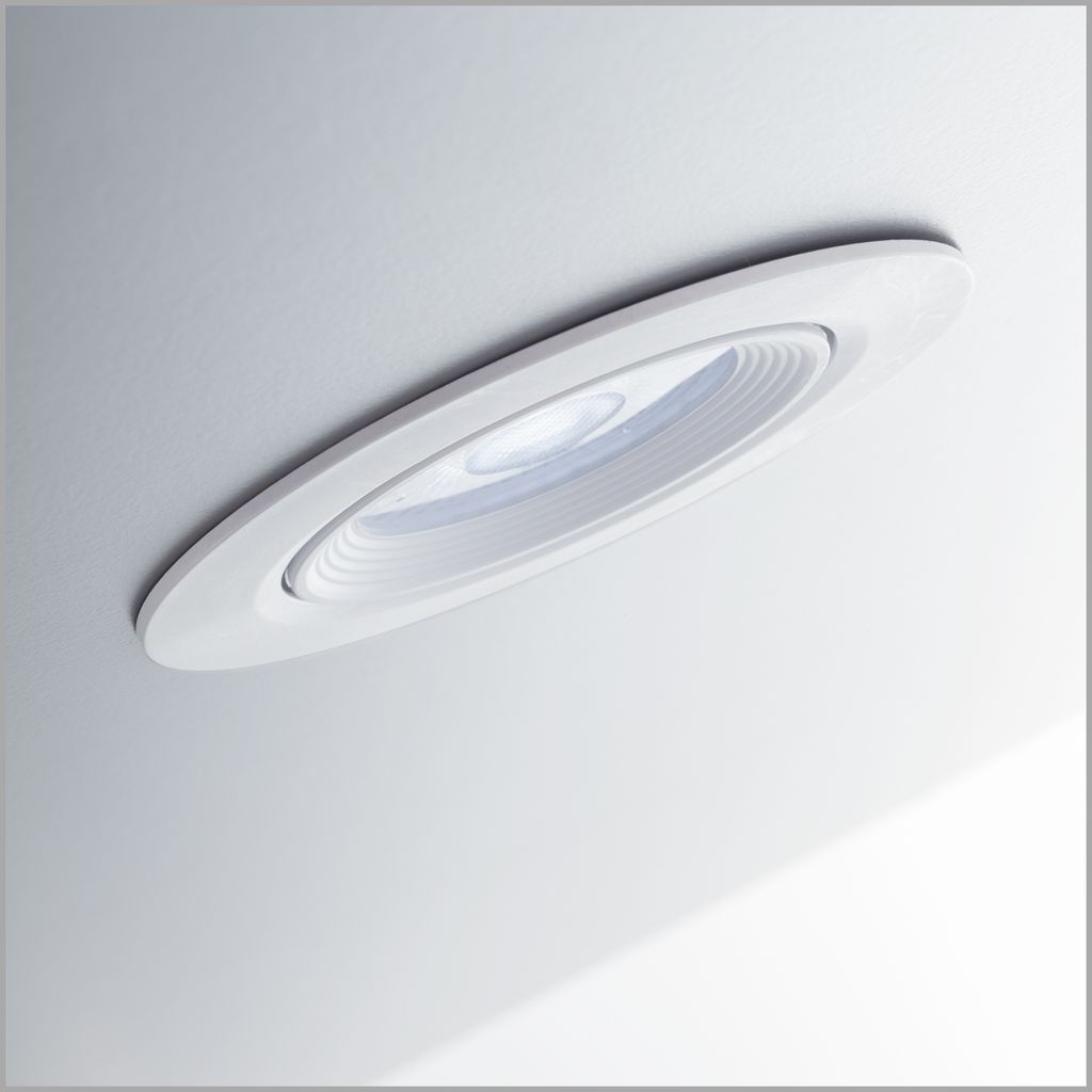 B.K.Licht set of 5 LED Recessed Ceiling Spotlights, built-in 5W LED boards, 350Lm per spot, swiveling & rotatable LED downlights, 230V - No driver needed, warm white light 3000K, IP23