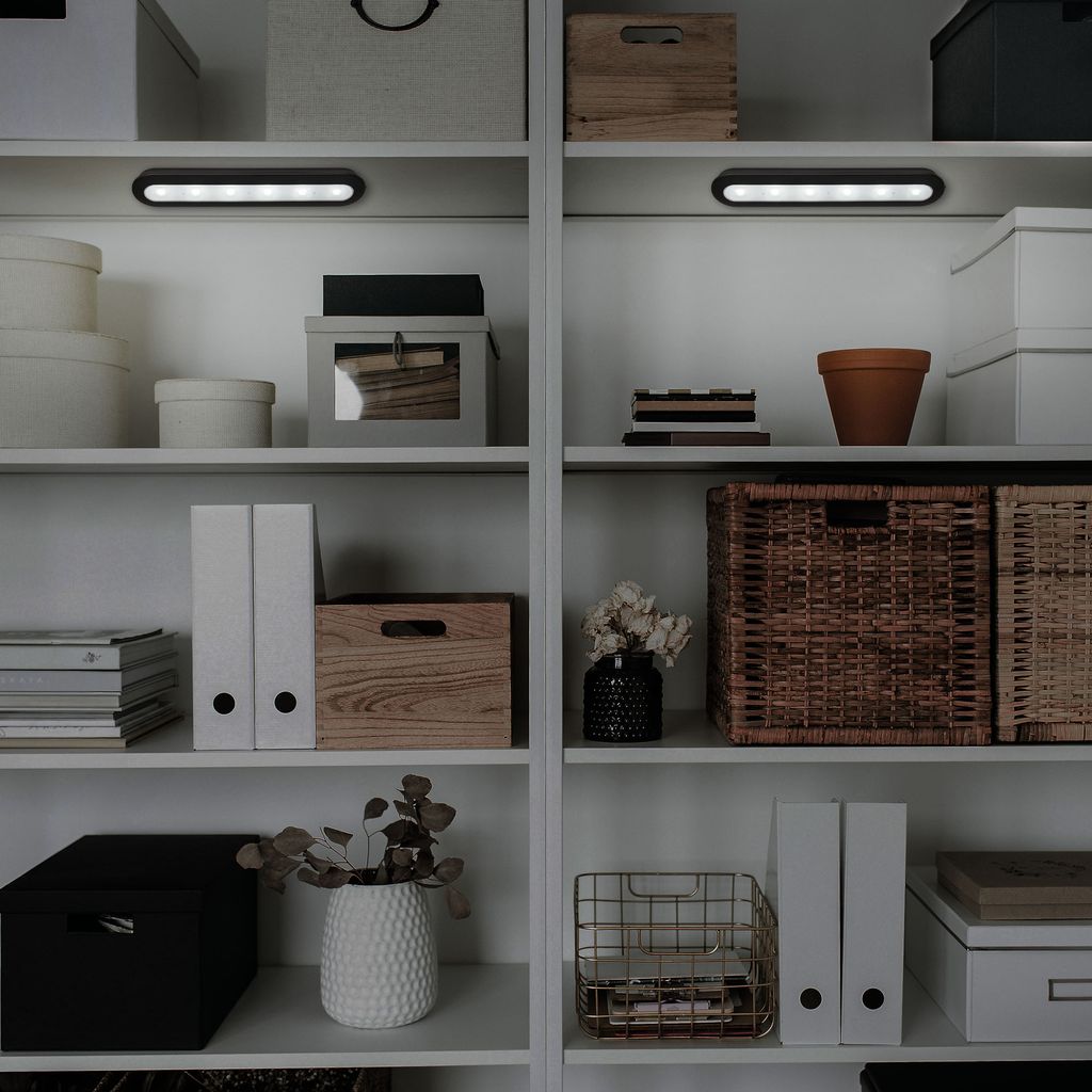 Briloner Leuchten ROW - Plug&Play - 2281015 - inkl. Bewegungsmelder - Hell-/Dunkelsensor - Erfassungsbereich 3 m - Batterien inkl. - 30.5 x 6.3 x 2.6 cm 4